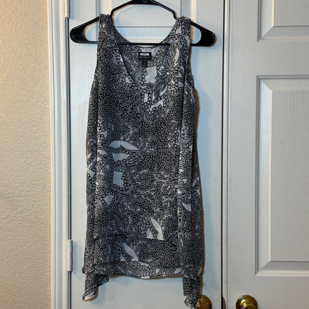 Boho Worthington Women's Medium Black White Floral Paisley Sharkbite Tunic Tank